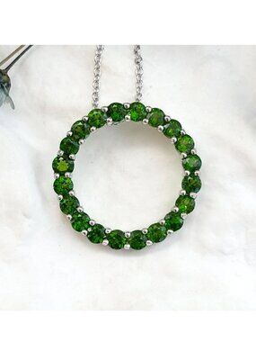 Peridot Gemstone Minimalist Wreath Vintage Sterling Silver 925 Necklace - 17"